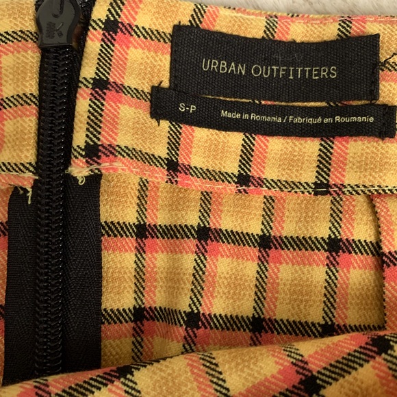 URBAN OUTFITTERS Mini Skirt Size Small - Picture 2 of 3